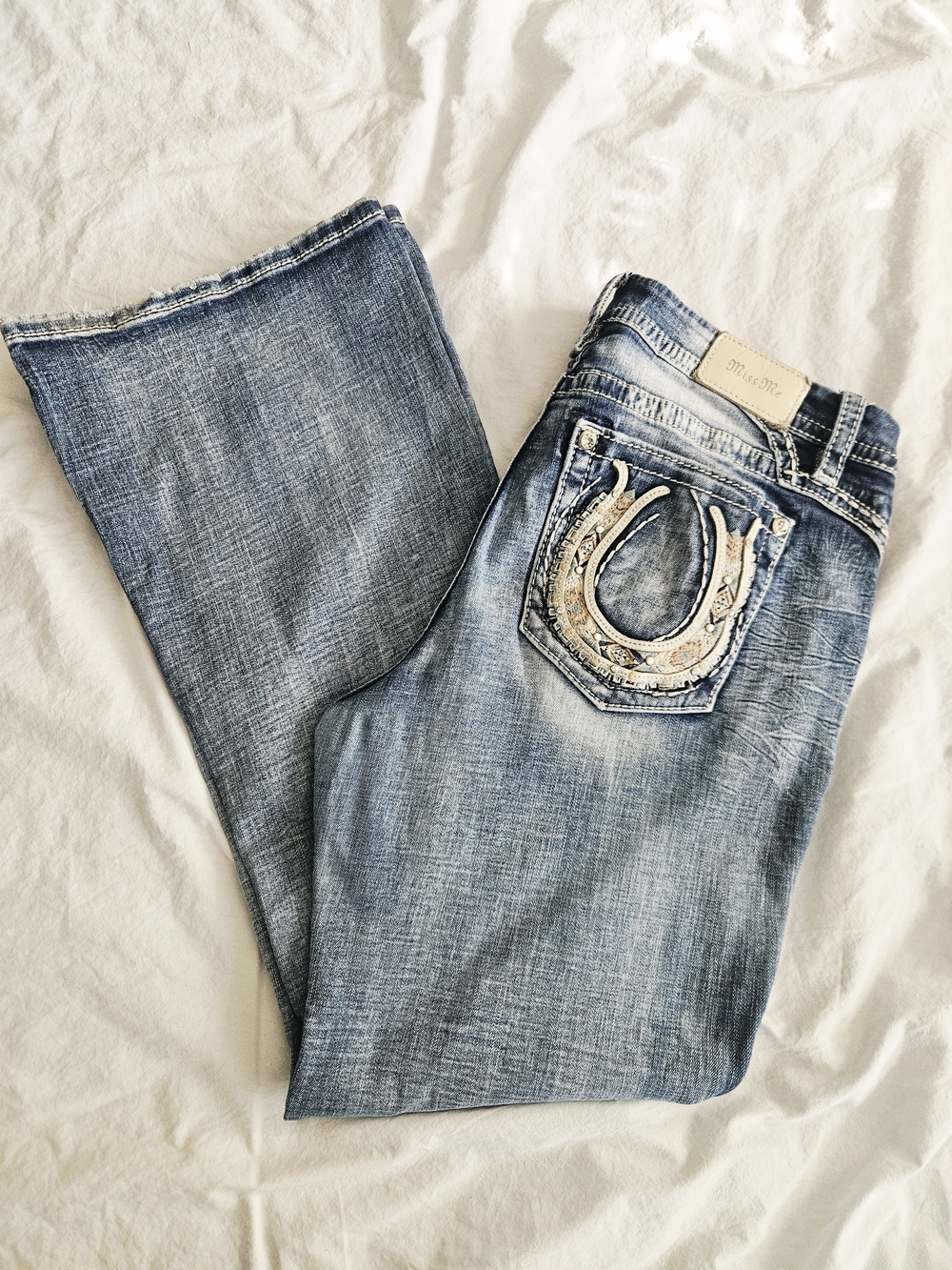 Miss Me Horseshoe Embellished Flare Jeans | Size 33X32